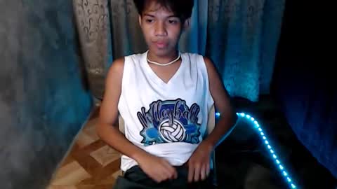 Snapshot of luxirfy_xx chatting on 20, 12, 2025 luxirfy online show from 20, 12, 2025