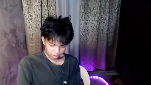 Snapshot of luxirfy_xx chatting on 12, 1, 2026 luxirfy online show from 12, 1, 2026