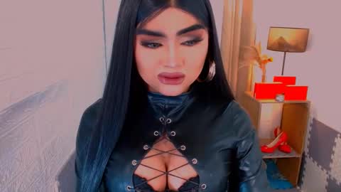 Snapshot of luxsasha chatting on 16, 12, 2025 Sasha Blaire online show from 16, 12, 2025