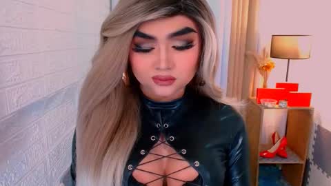 Snapshot of luxsasha chatting on 6, 1, 2026 Sasha Blaire online show from 6, 1, 2026