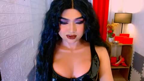 Snapshot of luxsasha chatting on 7, 2, 2026 Sasha Blaire online show from 7, 2, 2026