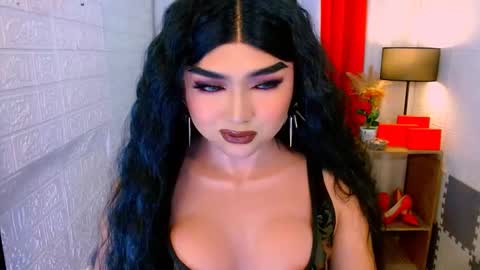 Snapshot of luxsasha chatting on 10, 2, 2026 Sasha Blaire online show from 10, 2, 2026