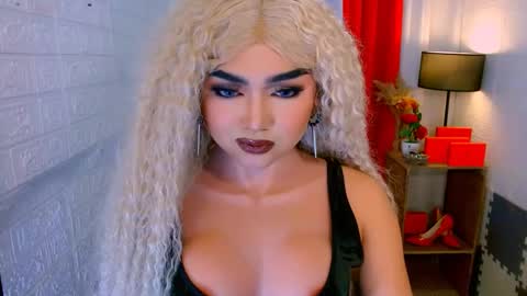 Snapshot of luxsasha chatting on 17, 2, 2026 Sasha Blaire online show from 17, 2, 2026