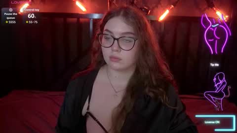 luxsopphia_ online show from 10, 10, 2025