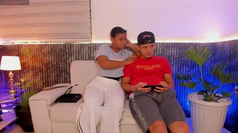 Snapshot of luxury_reveng3 chatting on 25, 2, 2026 Kitty 18 year Sara 18 year online show from 25, 2, 2026