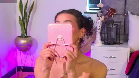 Snapshot of lyadumont chatting on 8, 1, 2026 LYA online show from 8, 1, 2026