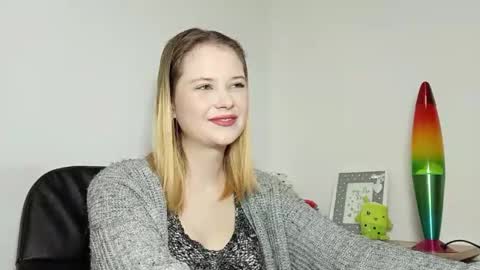 Snapshot of lydiasunny chatting on 7, 10, 2025 Lydia online show from 7, 10, 2025