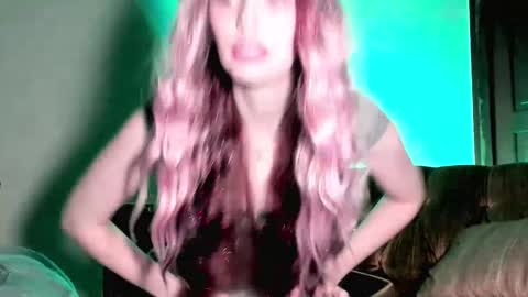 LylacDoll online show from 20, 12, 2024