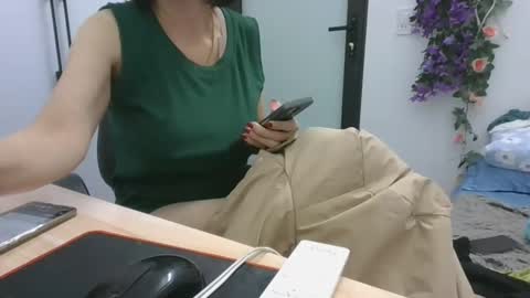 Snapshot of lyli_99 chatting on 21, 11, 2025 lyli_99 online show from 21, 11, 2025