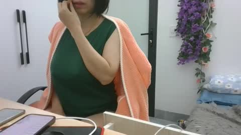 Snapshot of lyli_99 chatting on 25, 11, 2025 lyli_99 online show from 25, 11, 2025