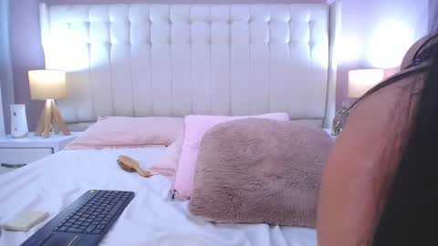 Lyn online show from 25, 2, 2025