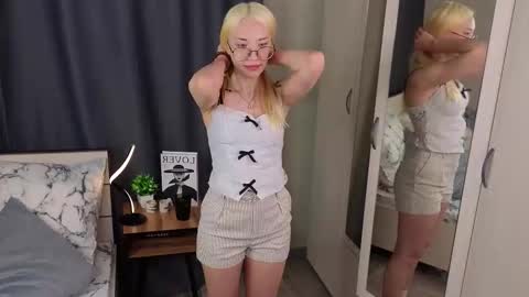 Snapshot of lynettajewel chatting on 27, 3, 2026 Eva online show from 27, 3, 2026