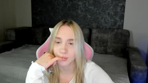 lynnadrream online show from 22, 12, 2025