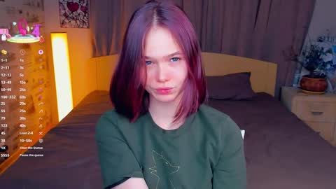 Snapshot of lynncozzy chatting on 5, 12, 2025 Cozy Lynns room online show from 5, 12, 2025