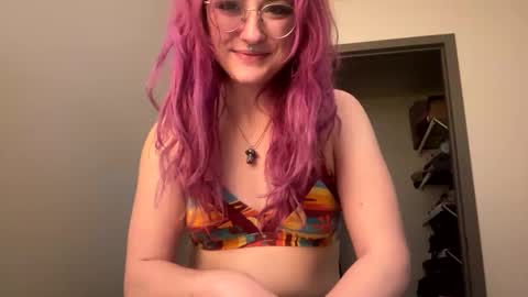 Lynn  online show from 21, 12, 2025