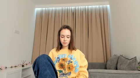 Lynsey online show from 6, 4, 2026