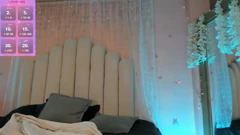 Snapshot of lyra_gh chatting on 19, 12, 2025 LYRA online show from 19, 12, 2025