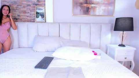 Snapshot of lyzzi_smith01 chatting on 12, 11, 2025 Lizzy smith online show from 12, 11, 2025