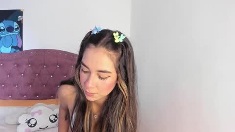 Snapshot of lyzzi_smith01 chatting on 15, 12, 2025 Lizzy smith online show from 15, 12, 2025