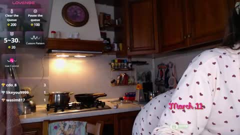 Snapshot of m00n8kiki chatting on 11, 3, 2025 Ksu online show from 11, 3, 2025