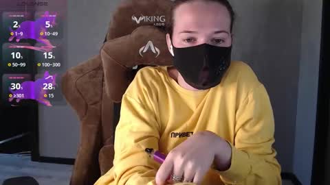 Snapshot of m00n8kiki chatting on 15, 9, 2025 Ksu online show from 15, 9, 2025