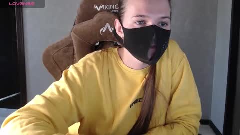 Snapshot of m00n8kiki chatting on 16, 9, 2025 Ksu online show from 16, 9, 2025