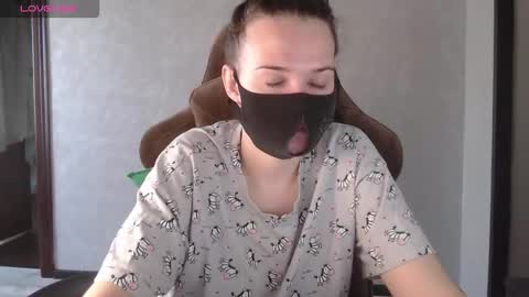 Snapshot of m00n8kiki chatting on 16, 10, 2025 Ksu online show from 16, 10, 2025