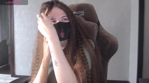 Snapshot of m00n8kiki chatting on 18, 10, 2025 Ksu online show from 18, 10, 2025