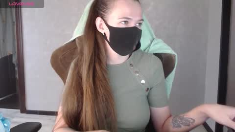 Snapshot of m00n8kiki chatting on 20, 10, 2025 Ksu online show from 20, 10, 2025