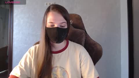 Snapshot of m00n8kiki chatting on 25, 10, 2025 Ksu online show from 25, 10, 2025