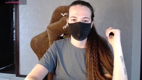 Snapshot of m00n8kiki chatting on 12, 11, 2025 Ksu online show from 12, 11, 2025