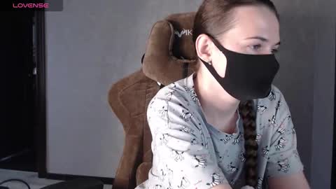 Snapshot of m00n8kiki chatting on 15, 11, 2025 Ksu online show from 15, 11, 2025