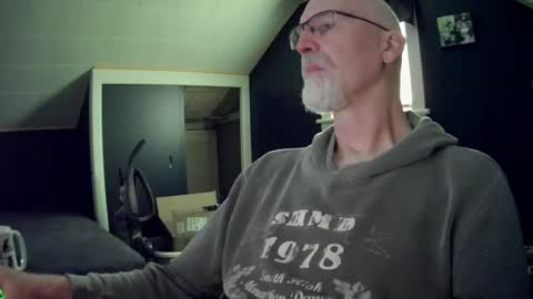 mac8181 online show from 25, 4, 2026