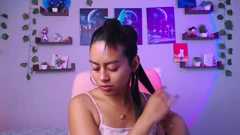 Macey Elliot Modelo Independiente online show from 5, 2, 2025