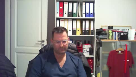 macfly67 online show from 4, 2, 2025