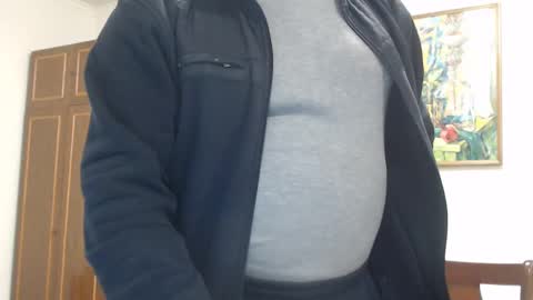 Snapshot of machomale3 chatting on 17, 1, 2025 Macho online show from 17, 1, 2025