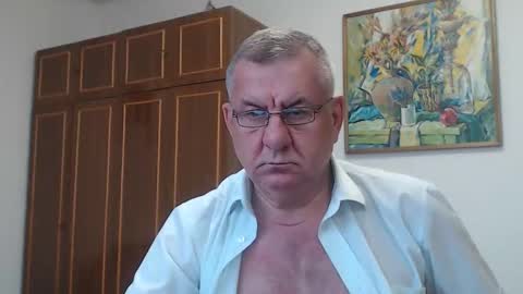 Snapshot of machomale3 chatting on 15, 9, 2025 Macho online show from 15, 9, 2025