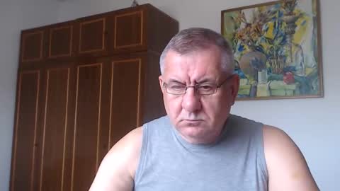 Snapshot of machomale3 chatting on 24, 9, 2025 Macho online show from 24, 9, 2025