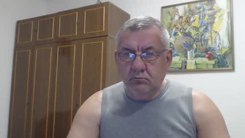 Snapshot of machomale3 chatting on 28, 9, 2025 Macho online show from 28, 9, 2025