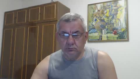 Snapshot of machomale3 chatting on 4, 10, 2025 Macho online show from 4, 10, 2025