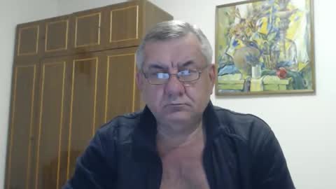 Snapshot of machomale3 chatting on 27, 11, 2025 Macho online show from 27, 11, 2025