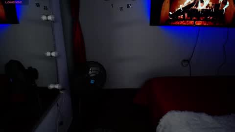 MACKENZIE CAMERON online show from 30, 1, 2025