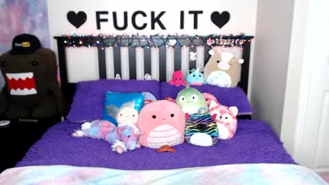 Mackenzie Wolfe online show from 24, 12, 2024