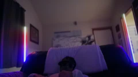 Snapshot of mackincaliallday chatting on 28, 10, 2025 MackinCaliAllDay online show from 28, 10, 2025