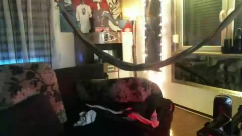 Snapshot of mad_dem0n chatting on 1, 1, 2025 Manuel online show from 1, 1, 2025