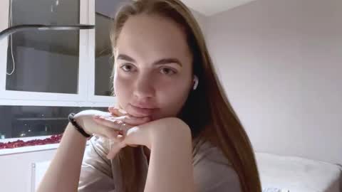 Snapshot of madalinereitsma chatting on 16, 12, 2025 Alice online show from 16, 12, 2025