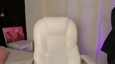  madame lilith  online show from 17, 1, 2025