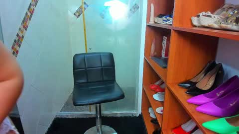 Madame Carla  online show from 4, 3, 2025