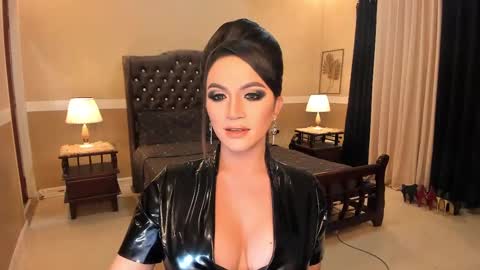 Snapshot of madammistressdominatrixxx chatting on 12, 1, 2025 Alison Kloss online show from 12, 1, 2025