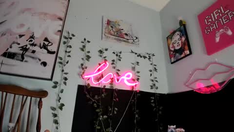 Maddi Avalon online show from 13, 2, 2025